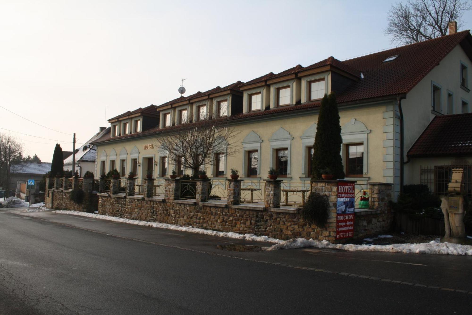 Hotel Boucek Mochov المظهر الخارجي الصورة